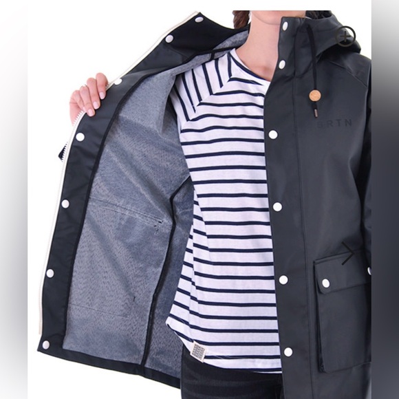 Size Medium Burton raincoat in excellent used condition - Picture 3 of 12